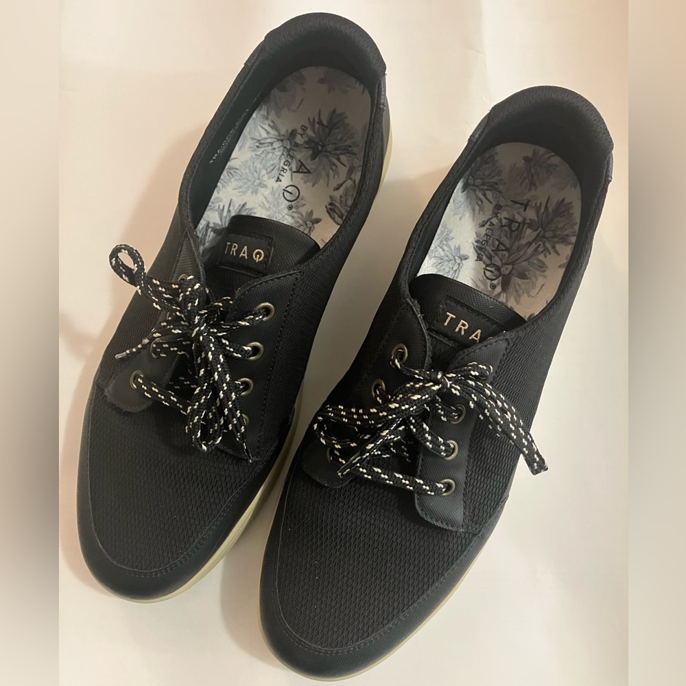 Alegria Navy Blue Athletic Shoes.Size EU40 US 9.Worn twice.Excellent condition.